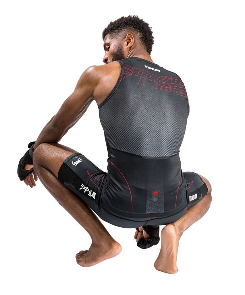 Venum Okinawa 3.0 Rashguard Sleeveless Nero-Rosso - immagine 2