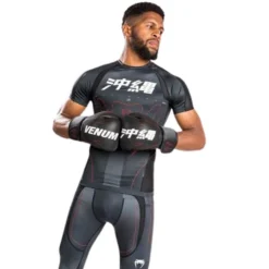 Venum Okinawa 3.0 Rashguard S/S Nero-Rosso